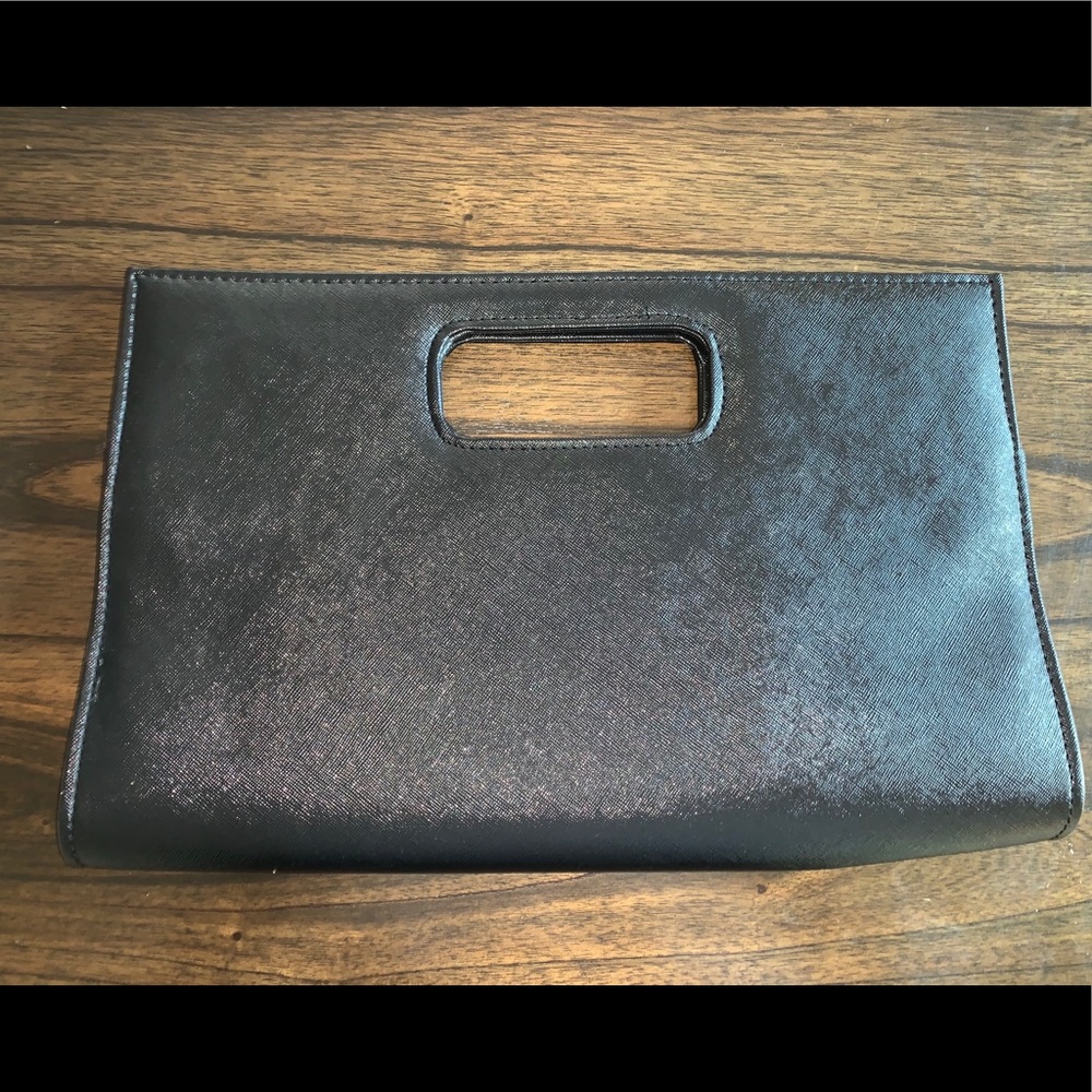 Black clutch
